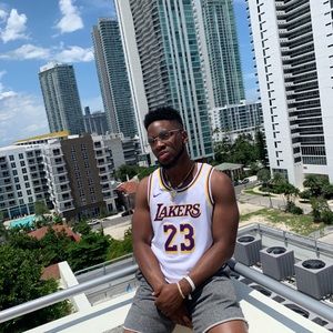 Meet your Posher, Adetola